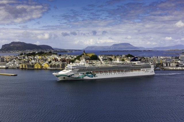 Karib-tenger legjava 15 napos hajóút a Norwegian Jade luxushajó fedélzetén