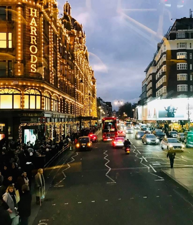 London karácsonyi fényben