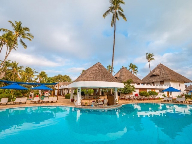 DoubleTree Resort by Hilton Zanzibar **** (charter járattal)