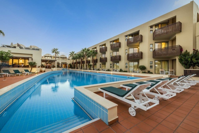 Giannoulis - Santa Marina Plaza Hotel **** Nyugat-Kréta, Agia Marina (16+)
