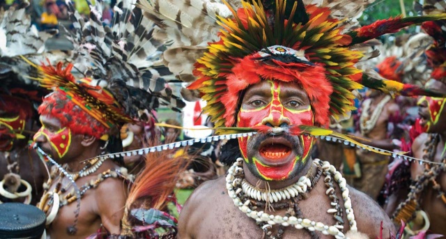 Pápua Új-Guinea felfedezése Goroka fesztivál idején