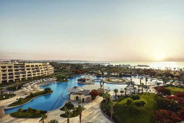 1éj Kairó 4* + 1éj Luxor 5* + 5éj Hotel Steigenberger Al Dau Beach 5* Hurghada