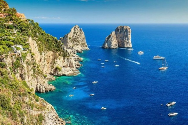 Nápoly, Capri, Pompeji és az Amalfi-part – csoportos utazás az őszi szünetben 2022.10.20-23.