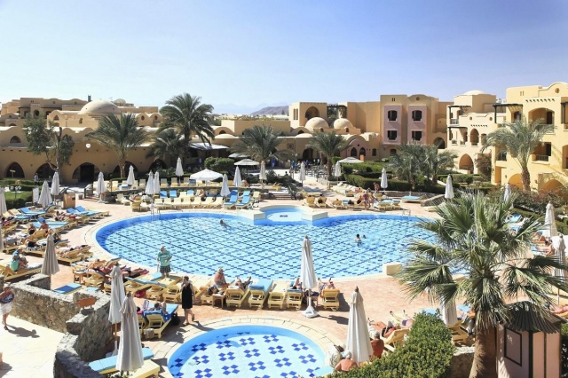 1 éj Kairó 4* + 1 éj Luxor 5* + 5 éj The Three Corners Rihana Resort 4*