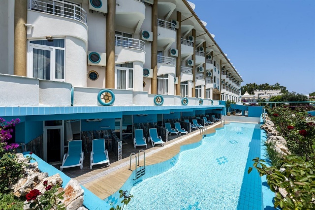 Miarosa Kemer Beach Hotel ***** Kemer