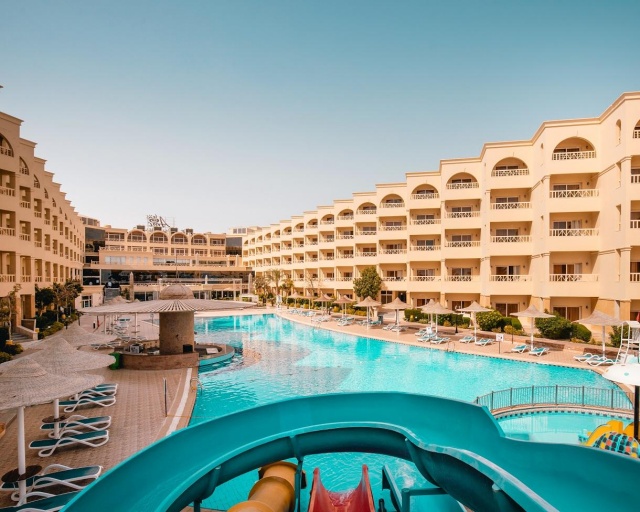 Pyramids Park Resort 4* - Nile cruise 5* - AMC Royal Hotel & Spa 5*