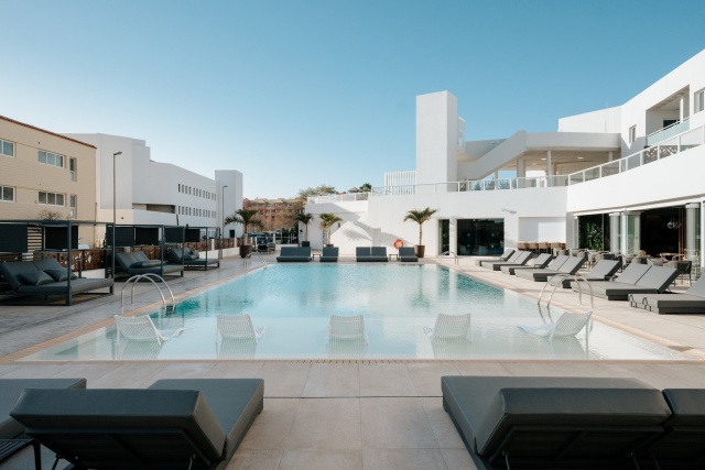 R2 Higos Beach Apartments *** Fuerteventura (charter járattal)