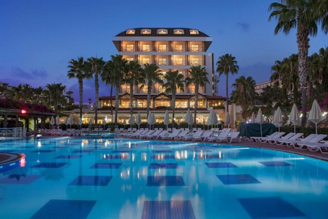 Trendy Palm Beach Hotel ***** Side