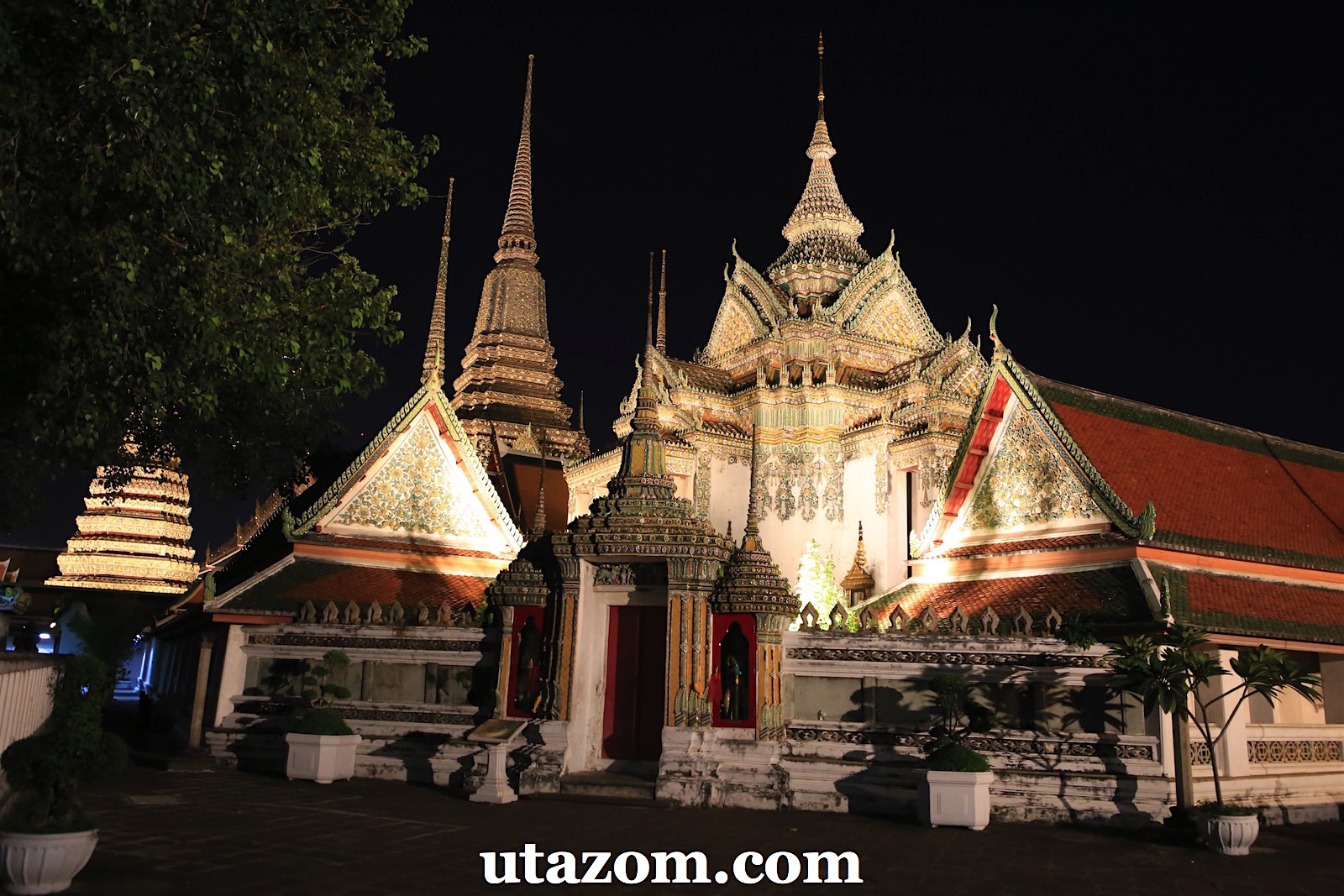 hímvesszők temploma Bangkokban